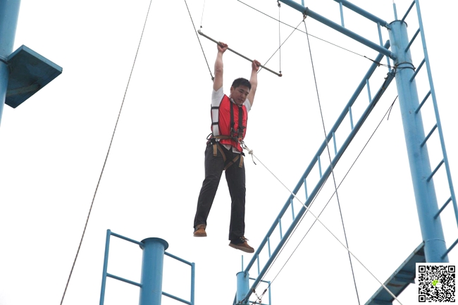 北京拓展訓練，空中單杠